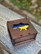 Прапор України в дерев'яній коробочці з вирізом мапи України  000567 фото 2